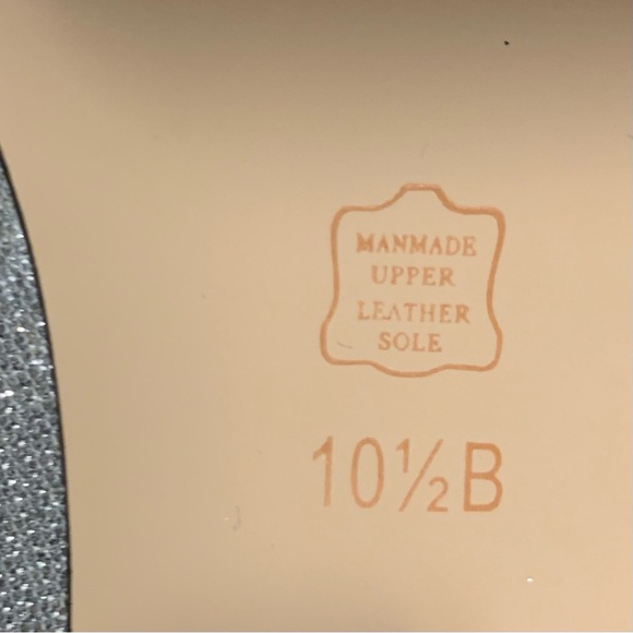 Caparros Rhinestone Buckle Peep Toe Silver 2.5”  Heel Party Bridal Shoes 10.5 B - Picture 8 of 14